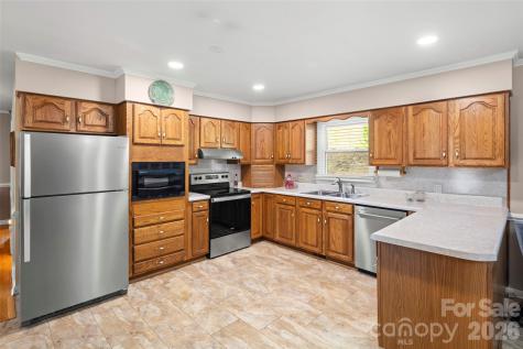 83 Honeysuckle Lane Burnsville NC 28714