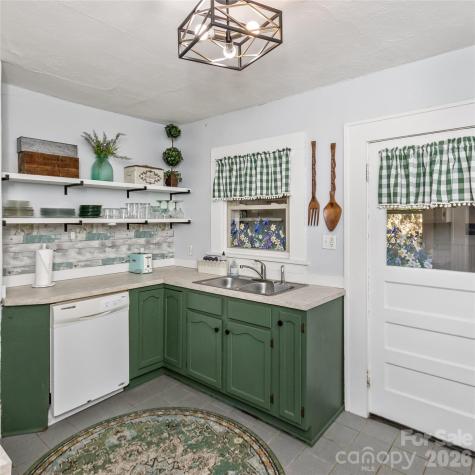 13 Norton Drive Asheville NC 28804