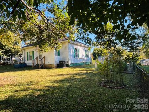 302 Park Avenue Mount Holly NC 28120