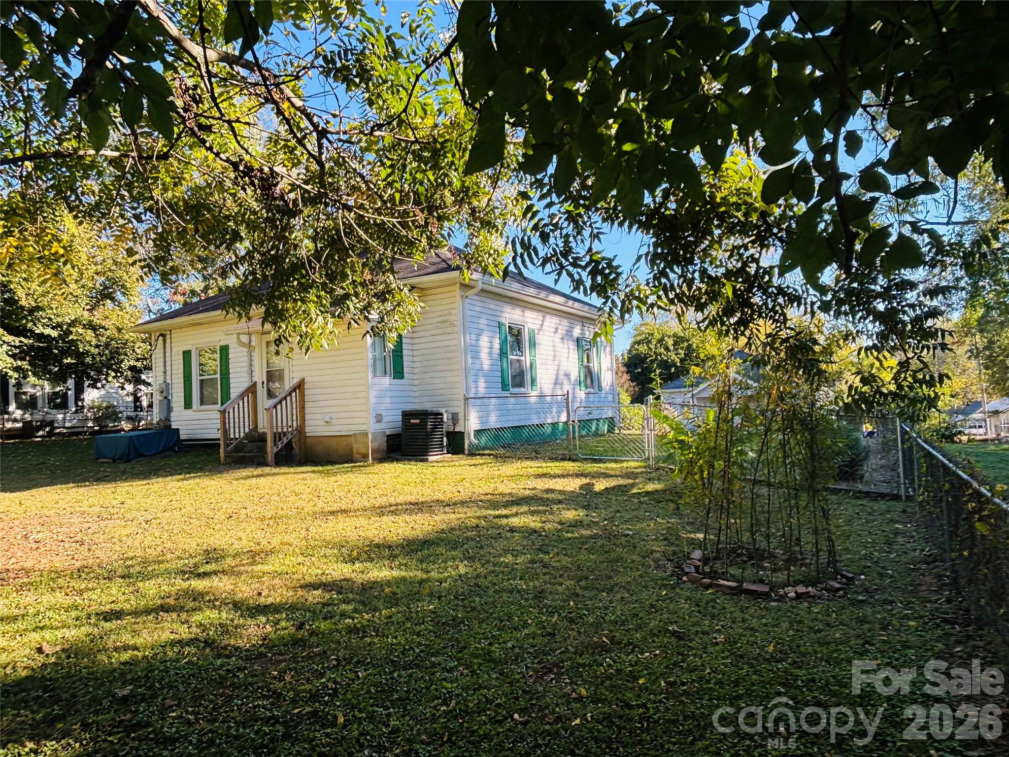 302 Park Avenue Mount Holly NC 28120