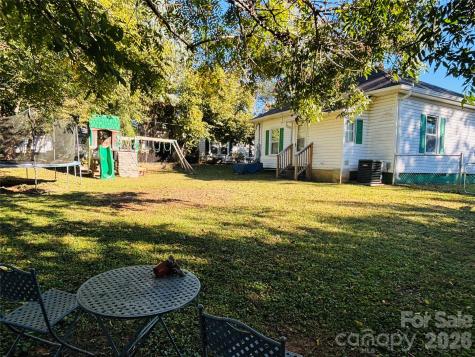302 Park Avenue Mount Holly NC 28120