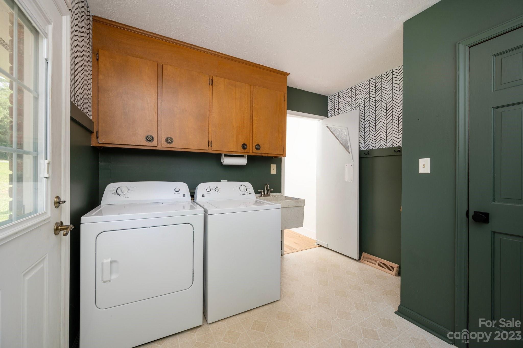 16 Ballantree Drive Asheville NC 28803