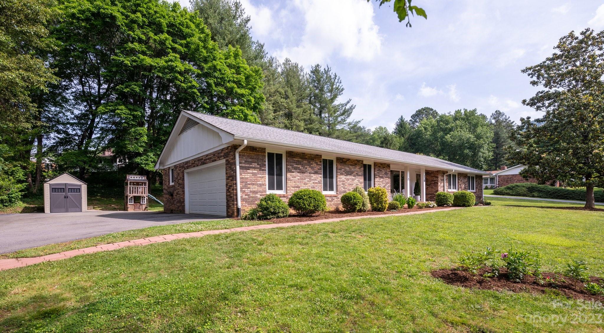 16 Ballantree Drive Asheville NC 28803