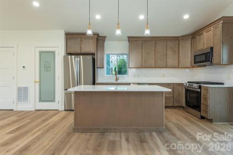 524 Pineland Road Hendersonville NC 28792