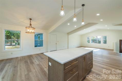 524 Pineland Road Hendersonville NC 28792