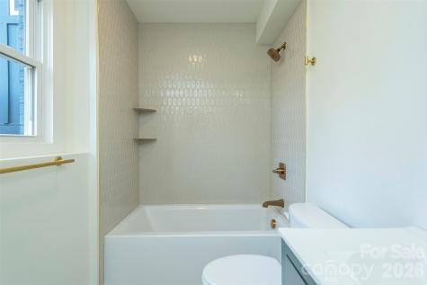 524 Pineland Road Hendersonville NC 28792