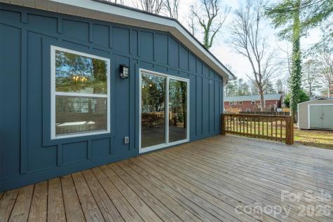 524 Pineland Road Hendersonville NC 28792