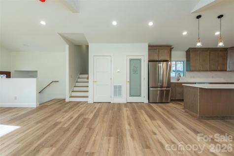 524 Pineland Road Hendersonville NC 28792