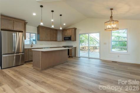 524 Pineland Road Hendersonville NC 28792