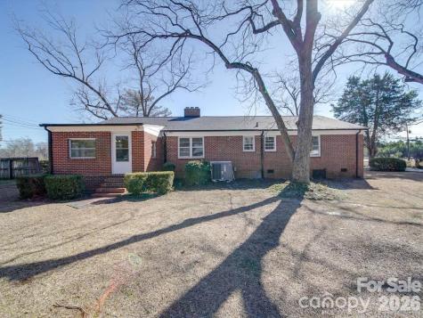 2228 W Market Street Cheraw SC 29520