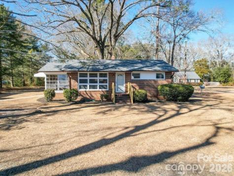 2228 W Market Street Cheraw SC 29520