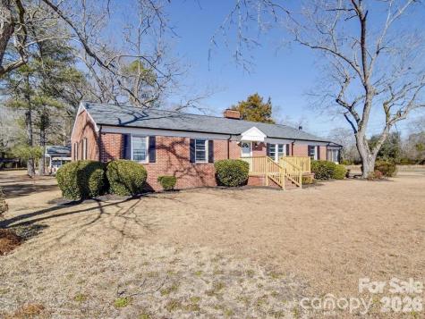 2228 W Market Street Cheraw SC 29520