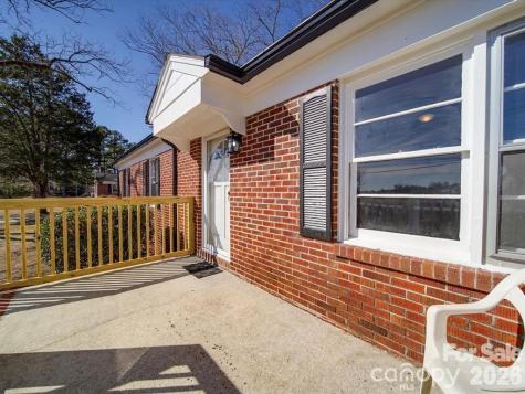2228 W Market Street Cheraw SC 29520