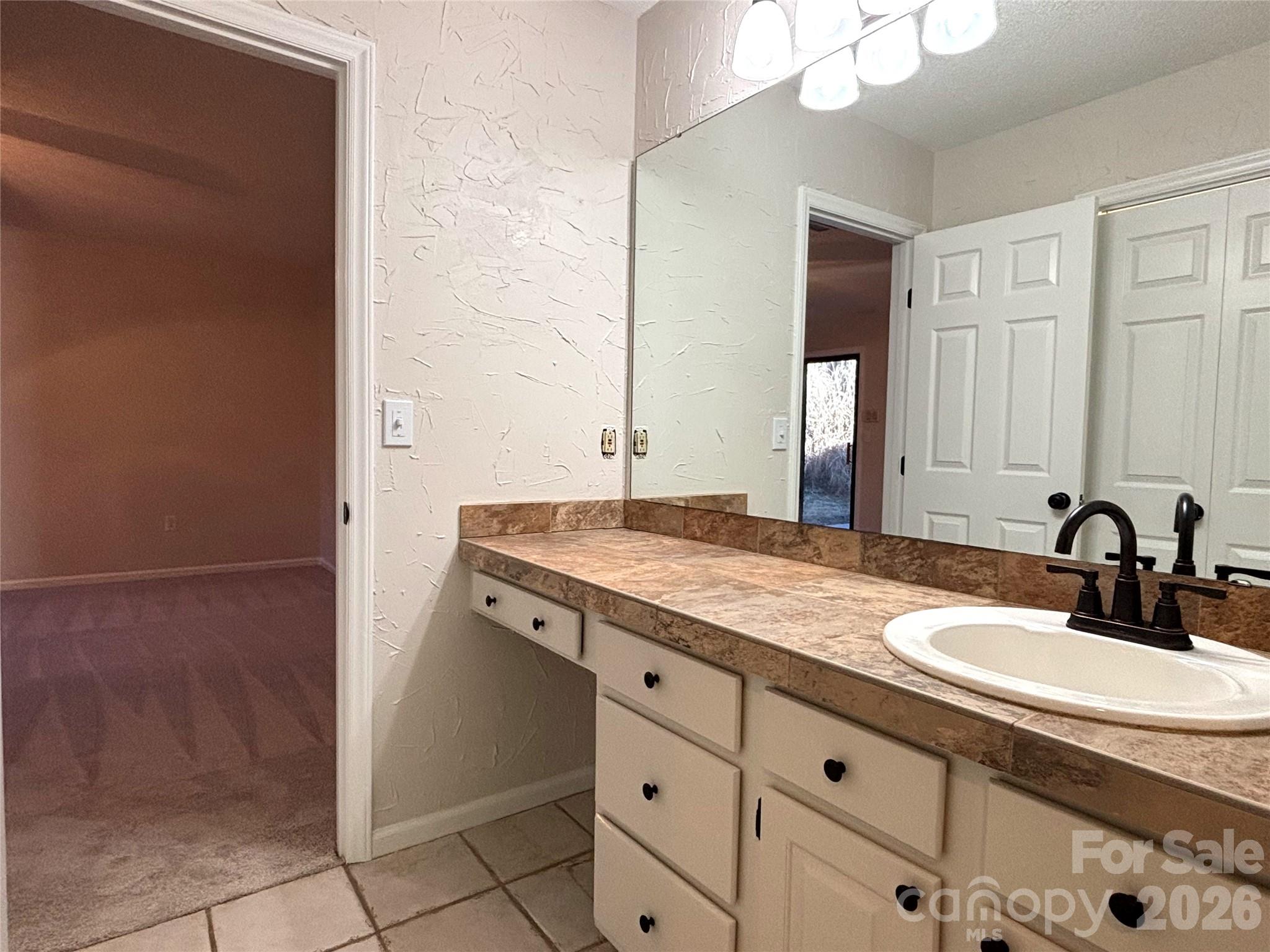 1754 12th Street NE Hickory NC 28601