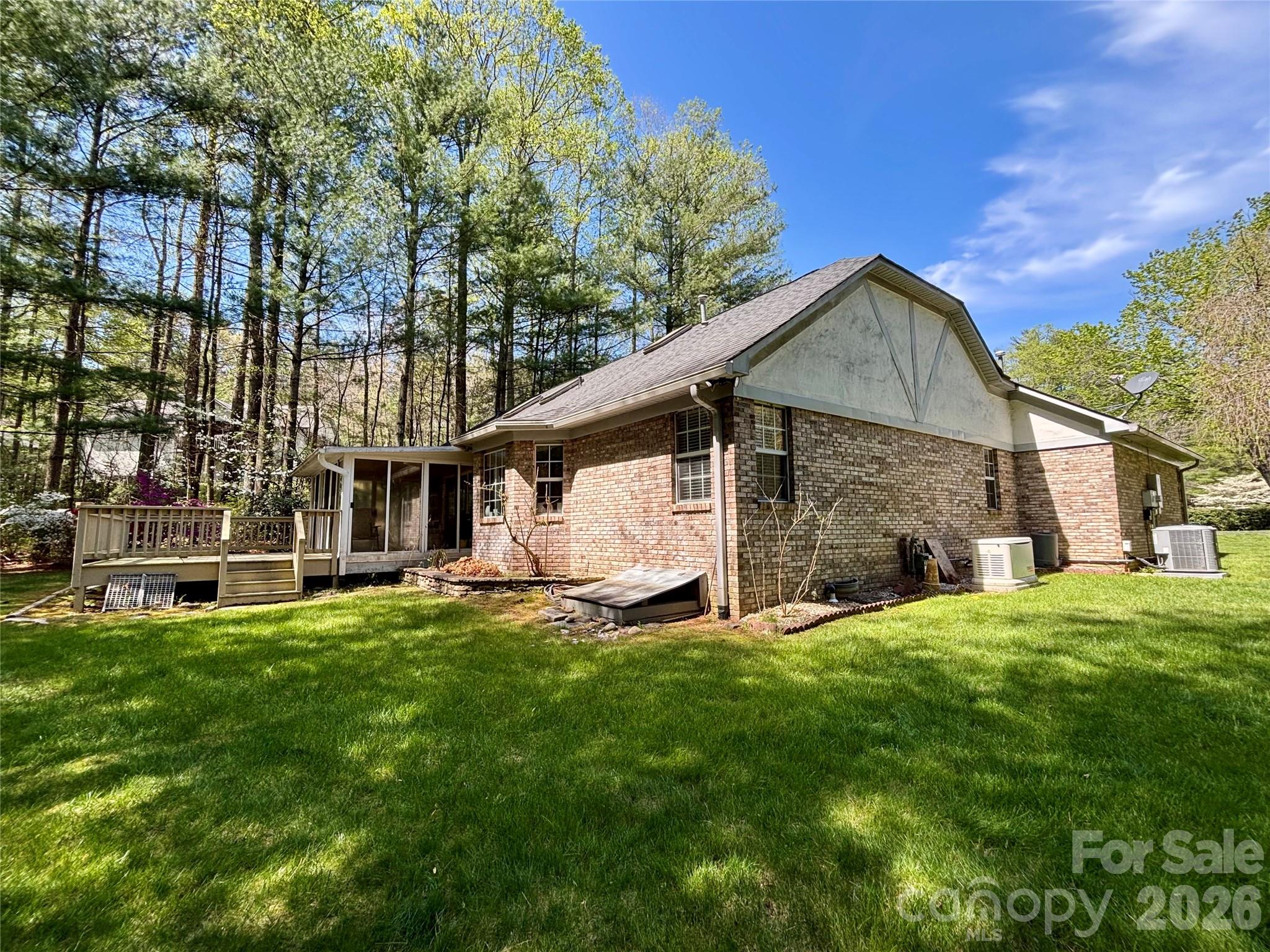 3011 N Essex Court Hendersonville NC 28791