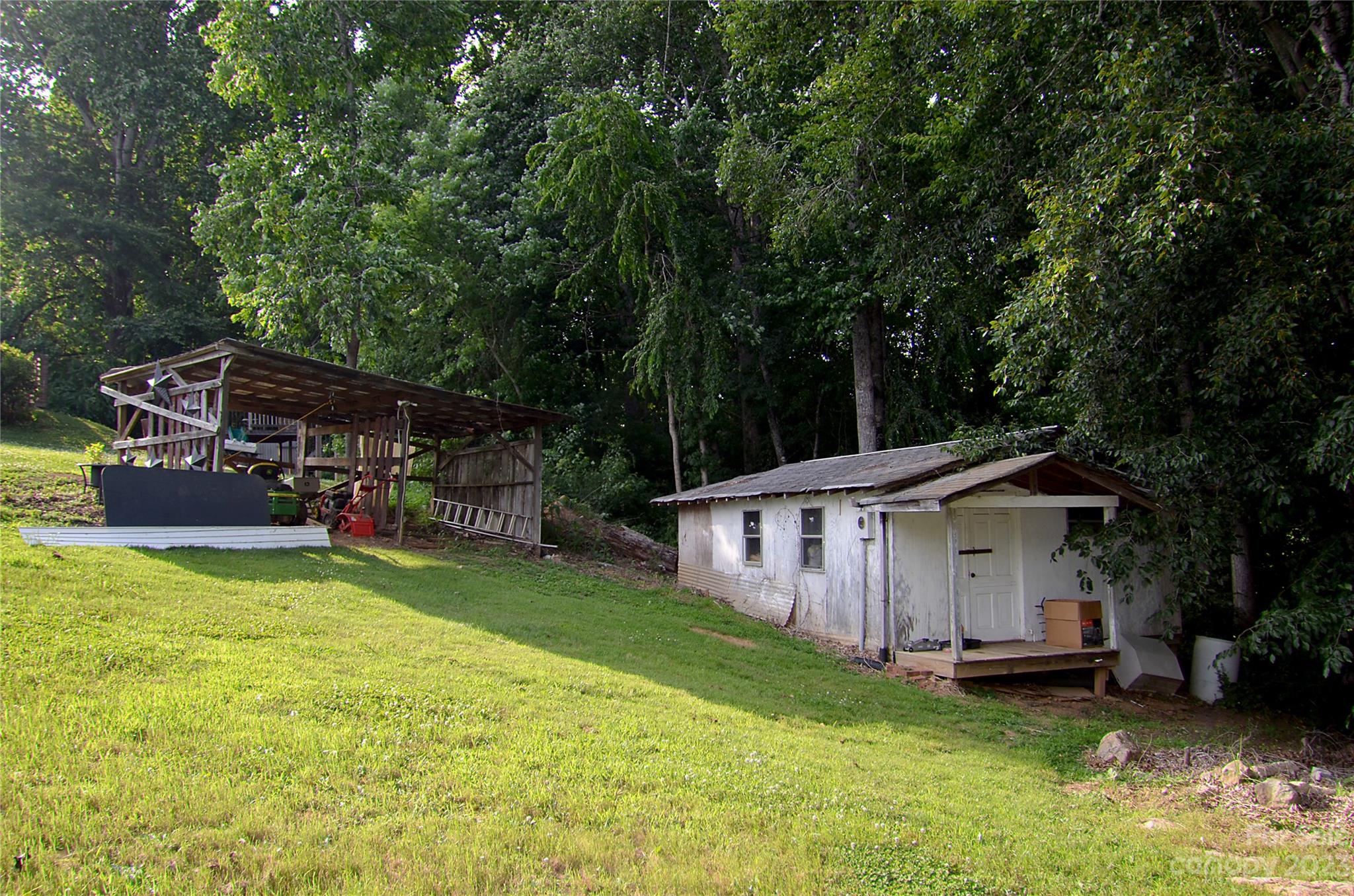 661 South Creek Road Nebo NC 28761