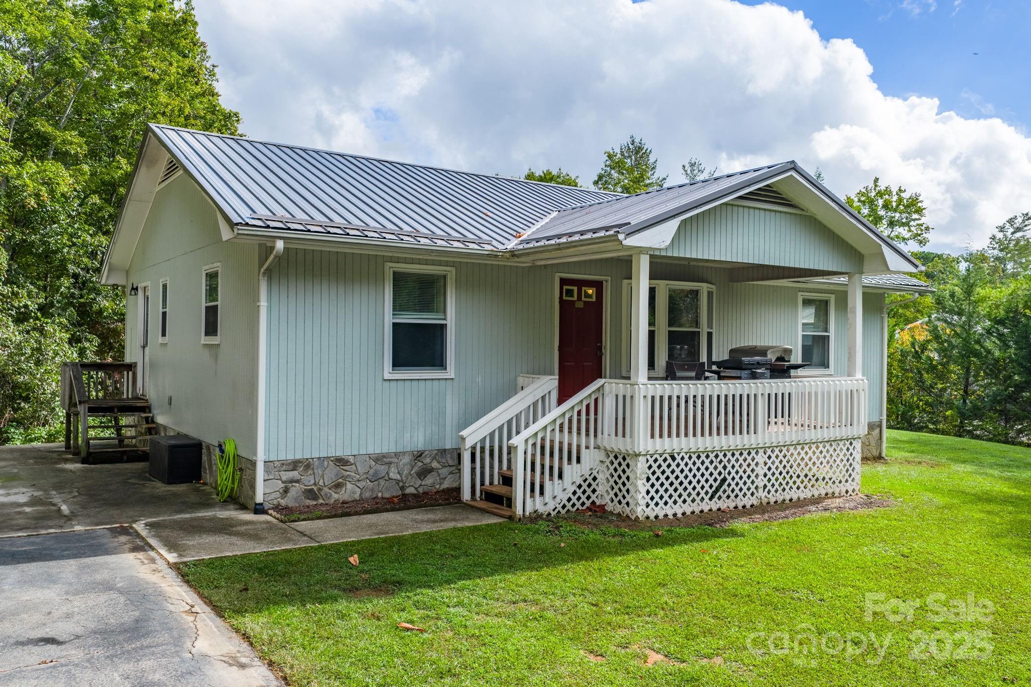 212 Mountain Ivy Drive Marion NC 28752