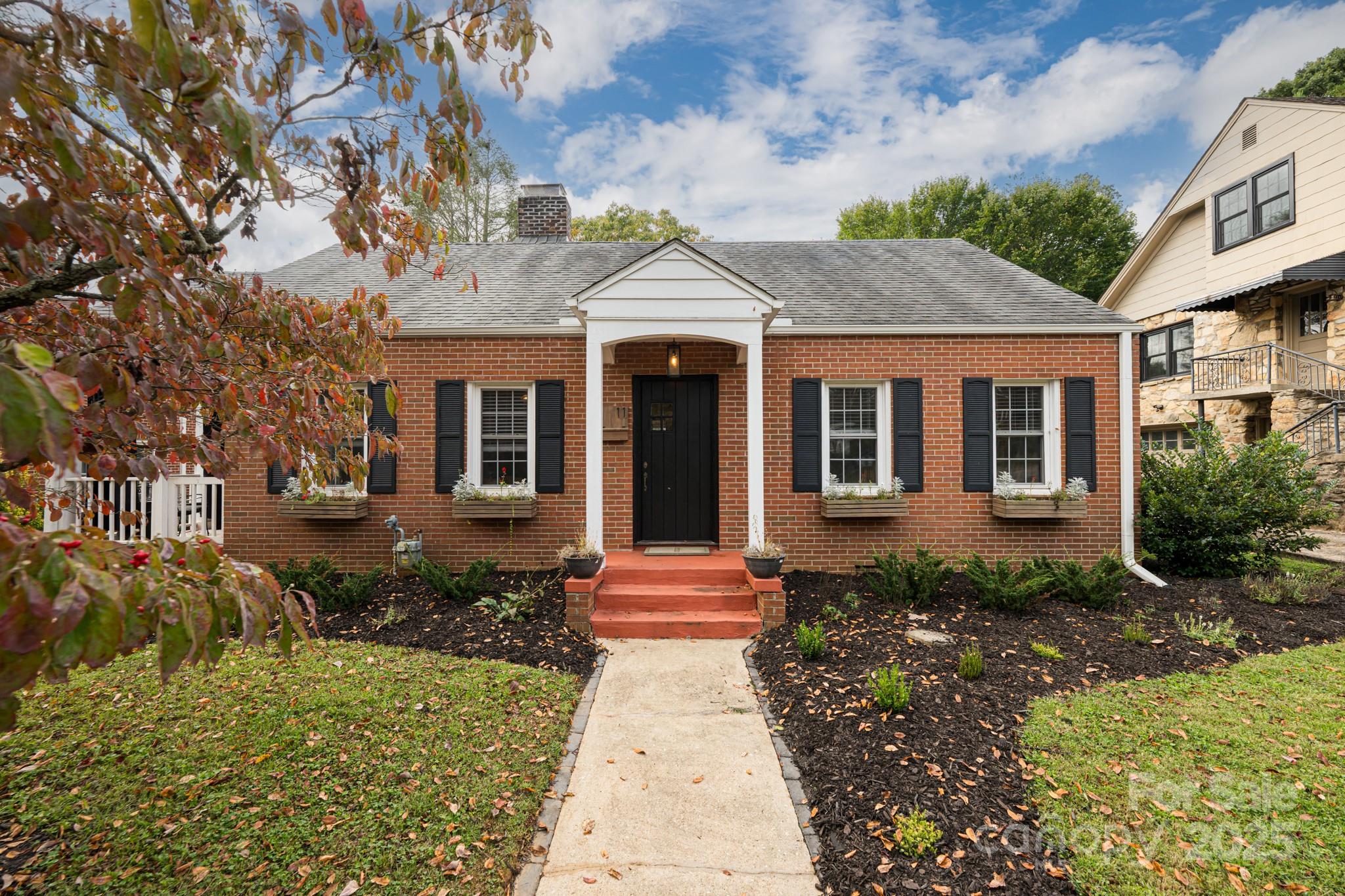 11 Colonial Place Asheville NC 28804