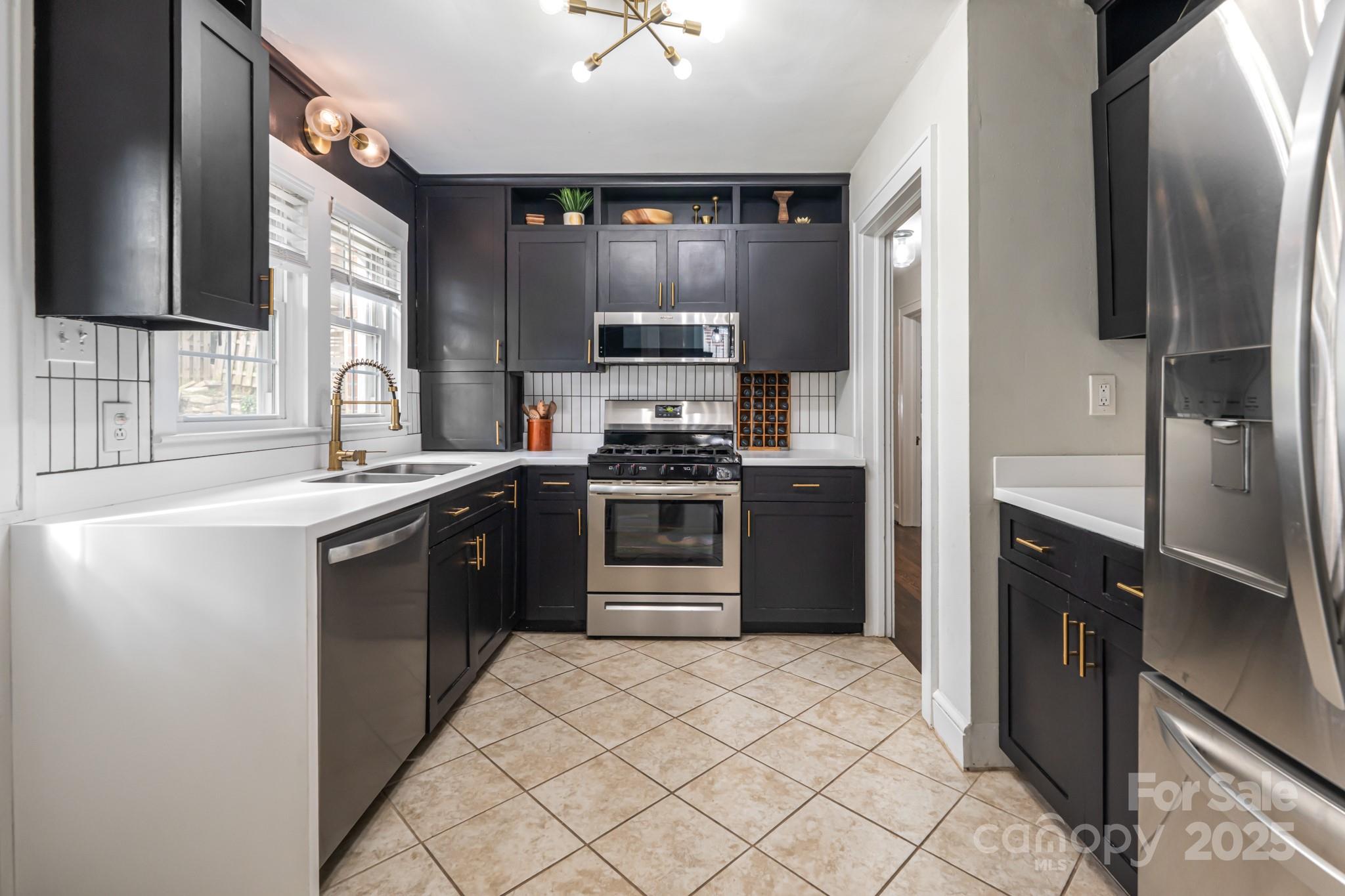 11 Colonial Place Asheville NC 28804