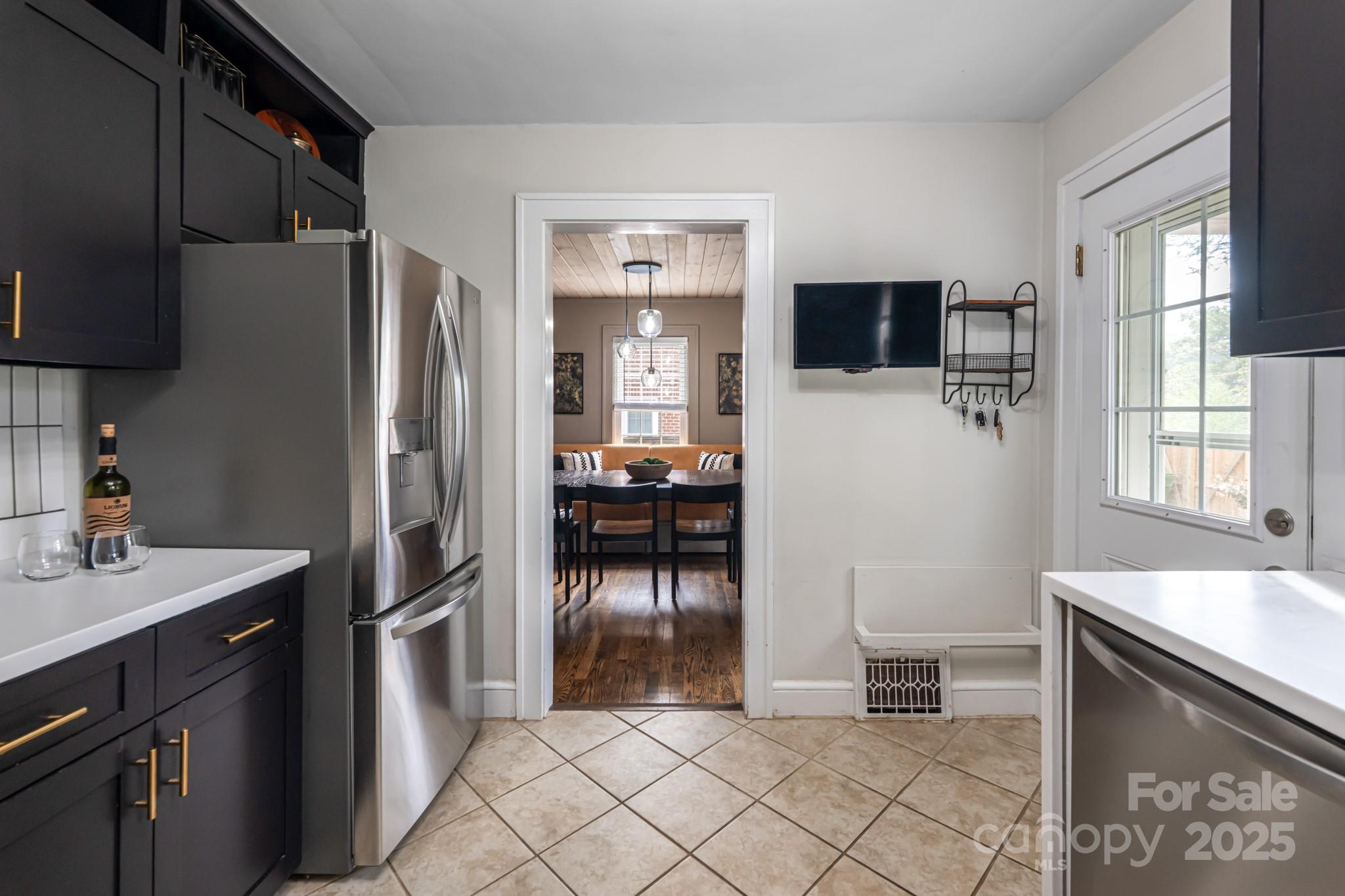 11 Colonial Place Asheville NC 28804