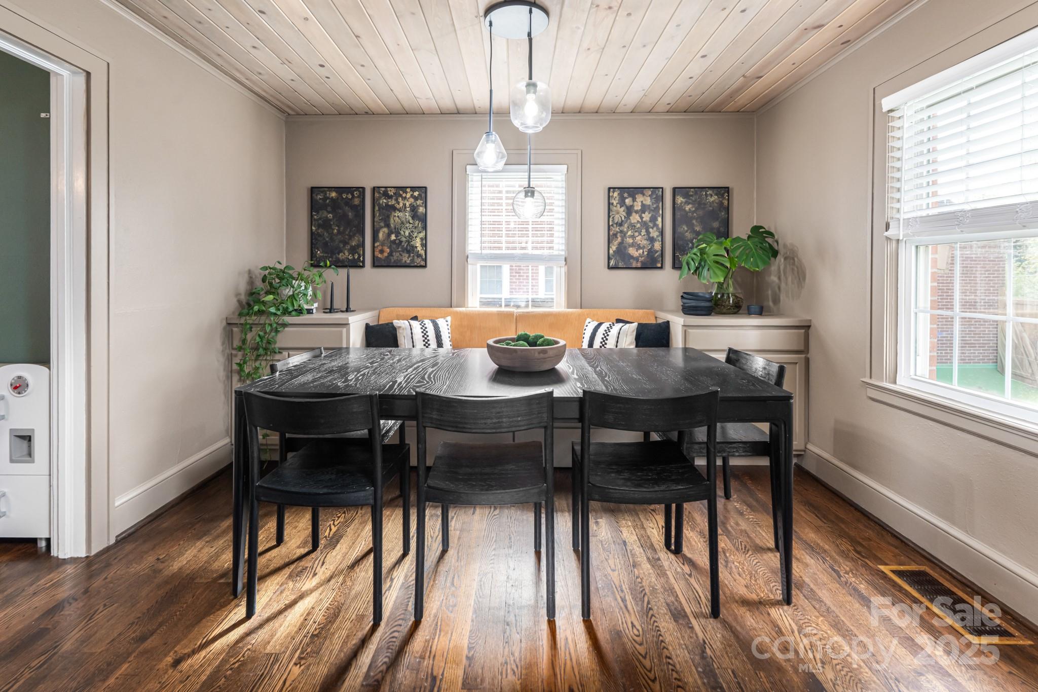 11 Colonial Place Asheville NC 28804