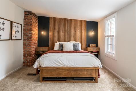 11 Colonial Place Asheville NC 28804