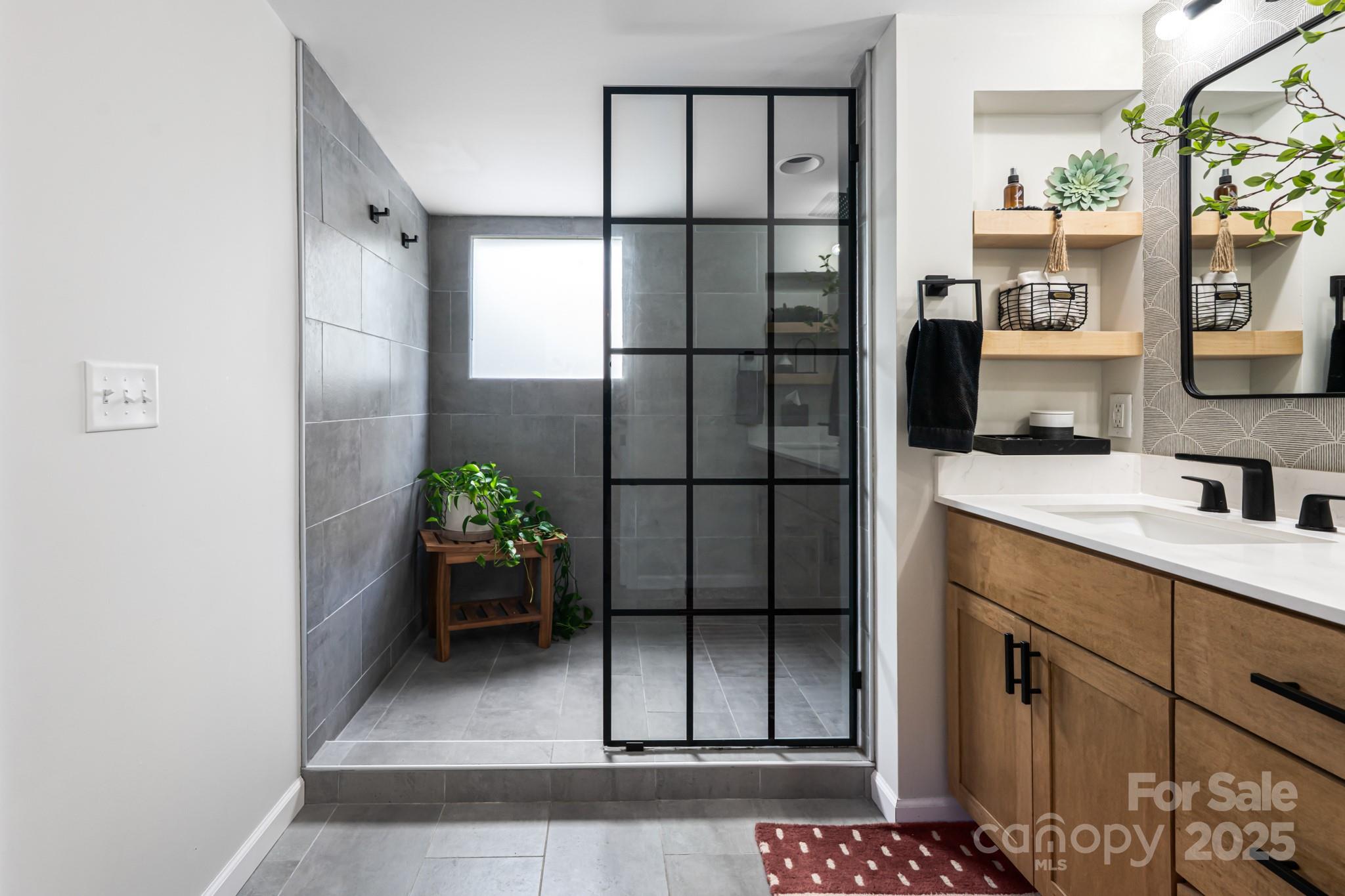 11 Colonial Place Asheville NC 28804