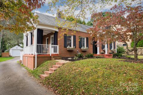 11 Colonial Place Asheville NC 28804