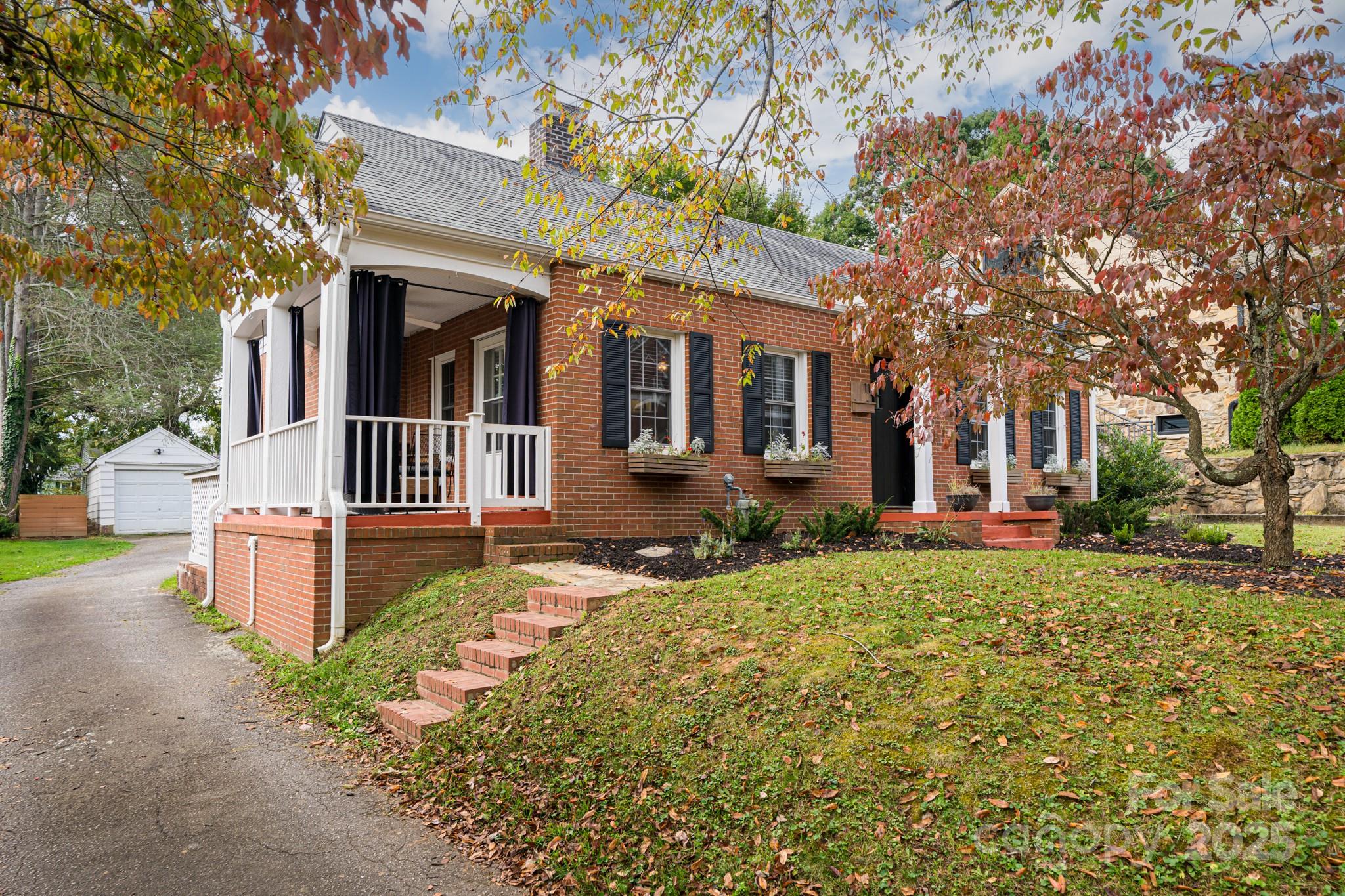 11 Colonial Place Asheville NC 28804