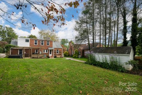 11 Colonial Place Asheville NC 28804