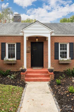 11 Colonial Place Asheville NC 28804