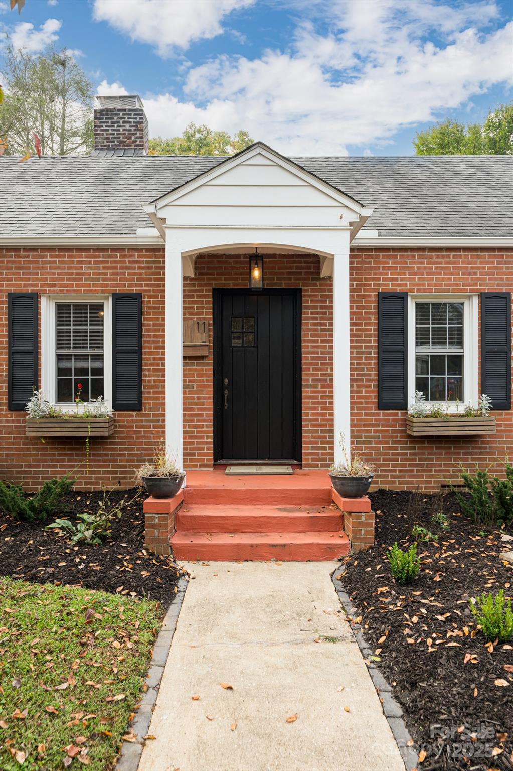 11 Colonial Place Asheville NC 28804