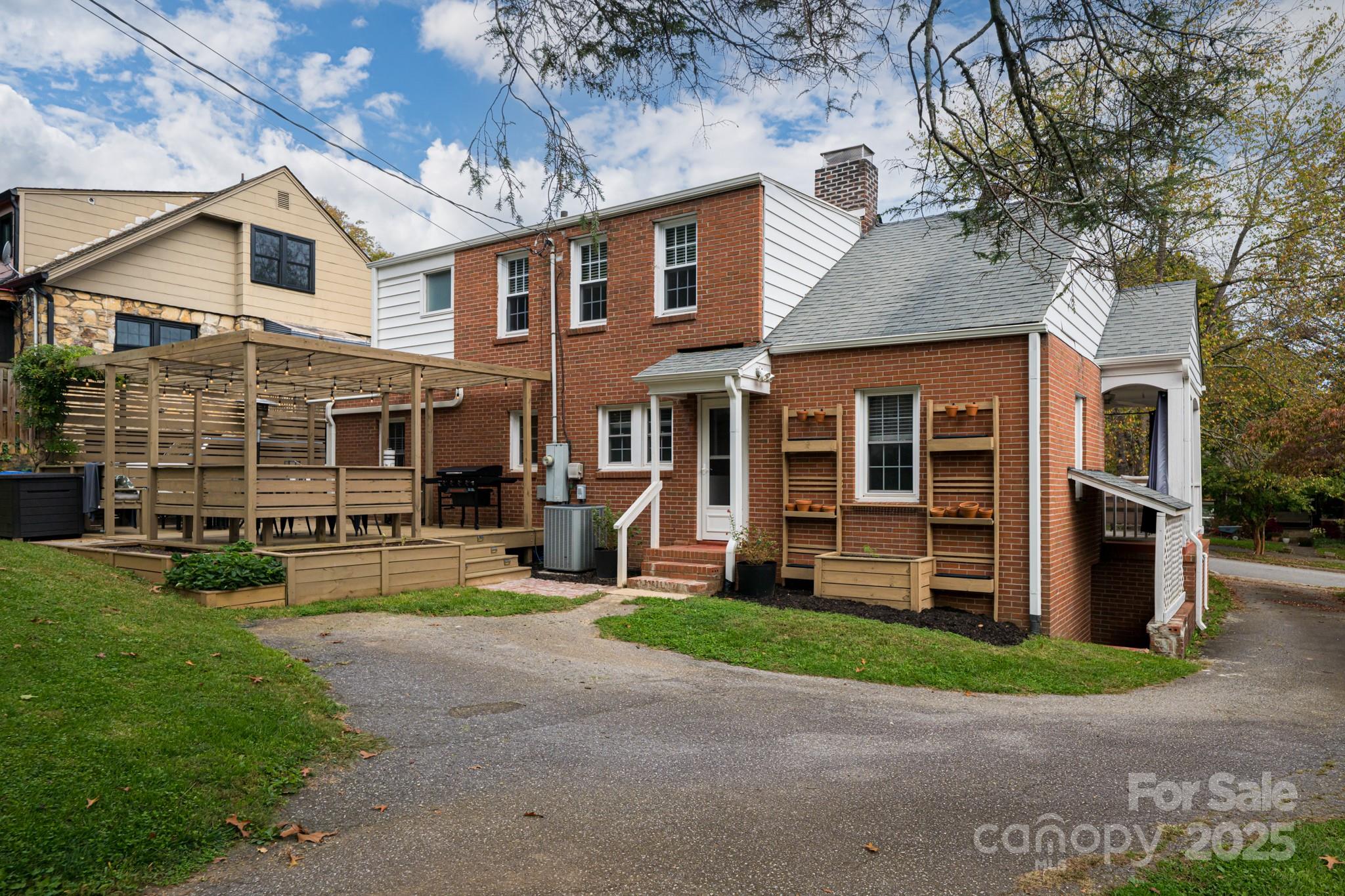 11 Colonial Place Asheville NC 28804