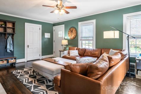 11 Colonial Place Asheville NC 28804