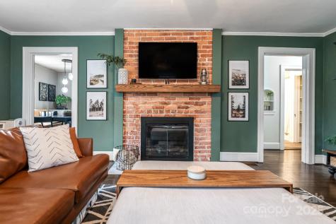 11 Colonial Place Asheville NC 28804