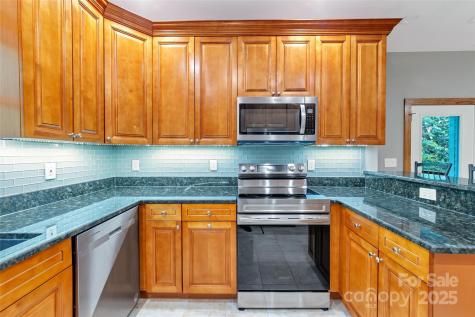 220 Rainbow Terrace Black Mountain NC 28711