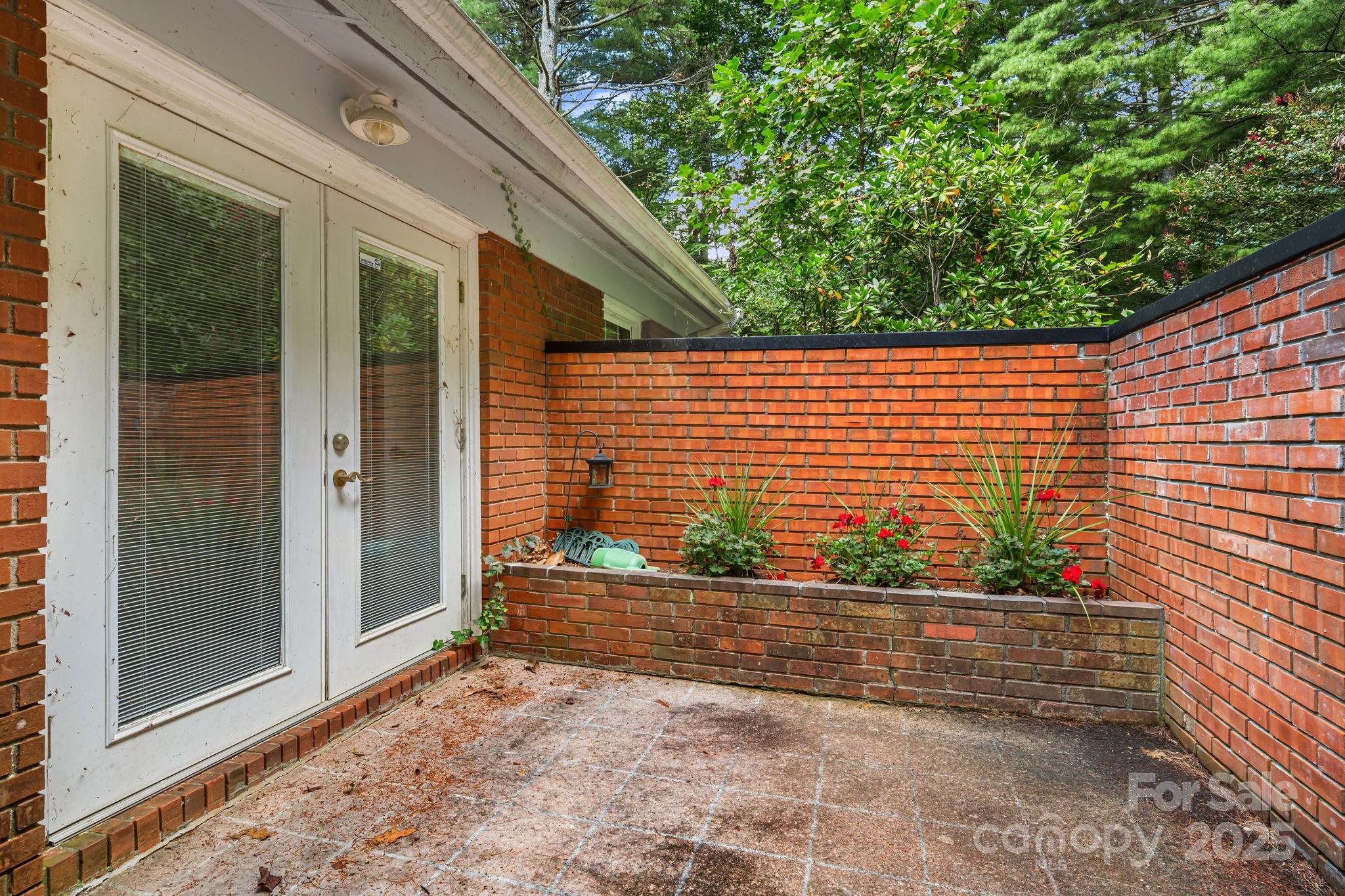 23 Rolling View Drive Asheville NC 28805