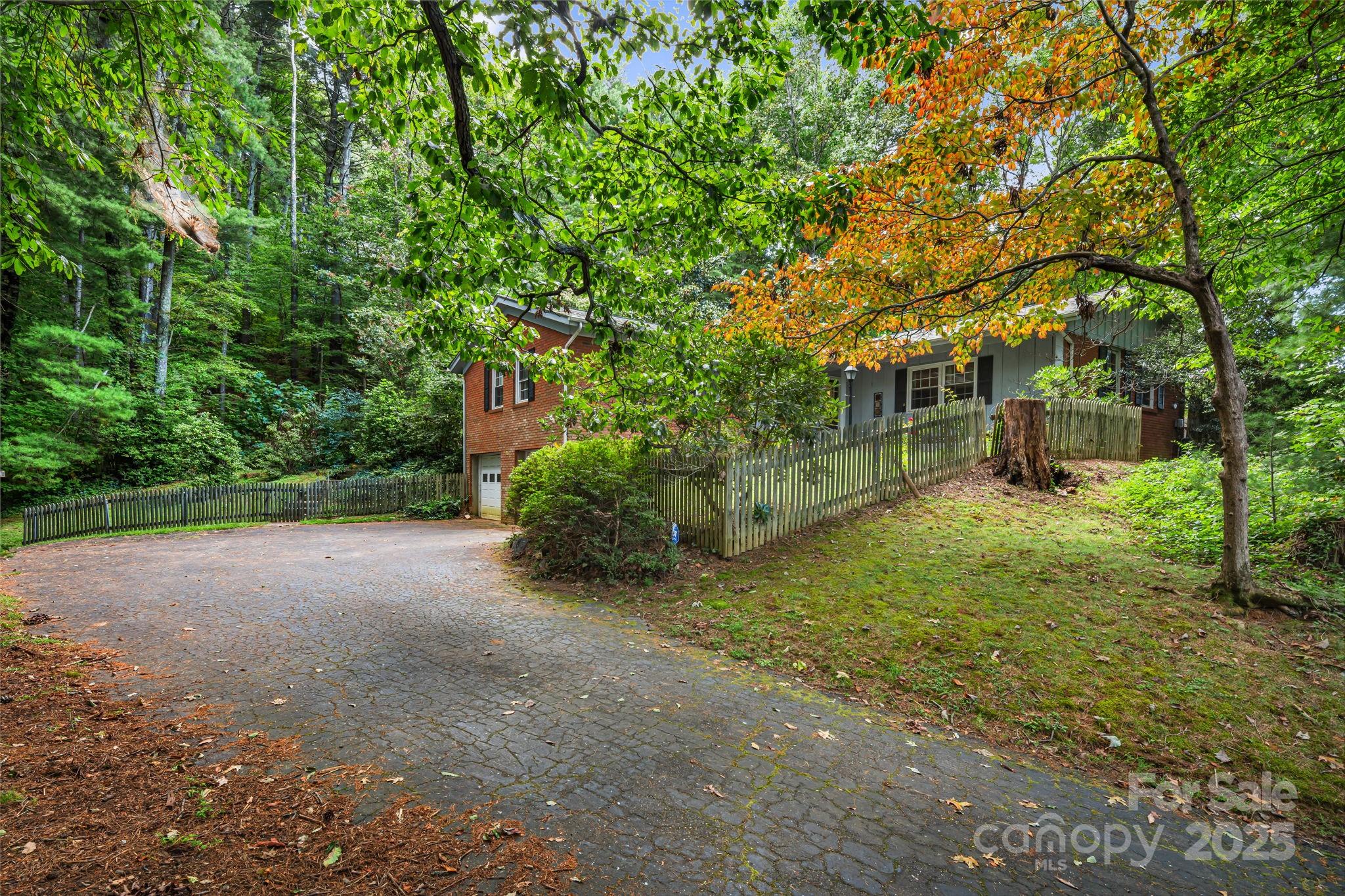 23 Rolling View Drive Asheville NC 28805
