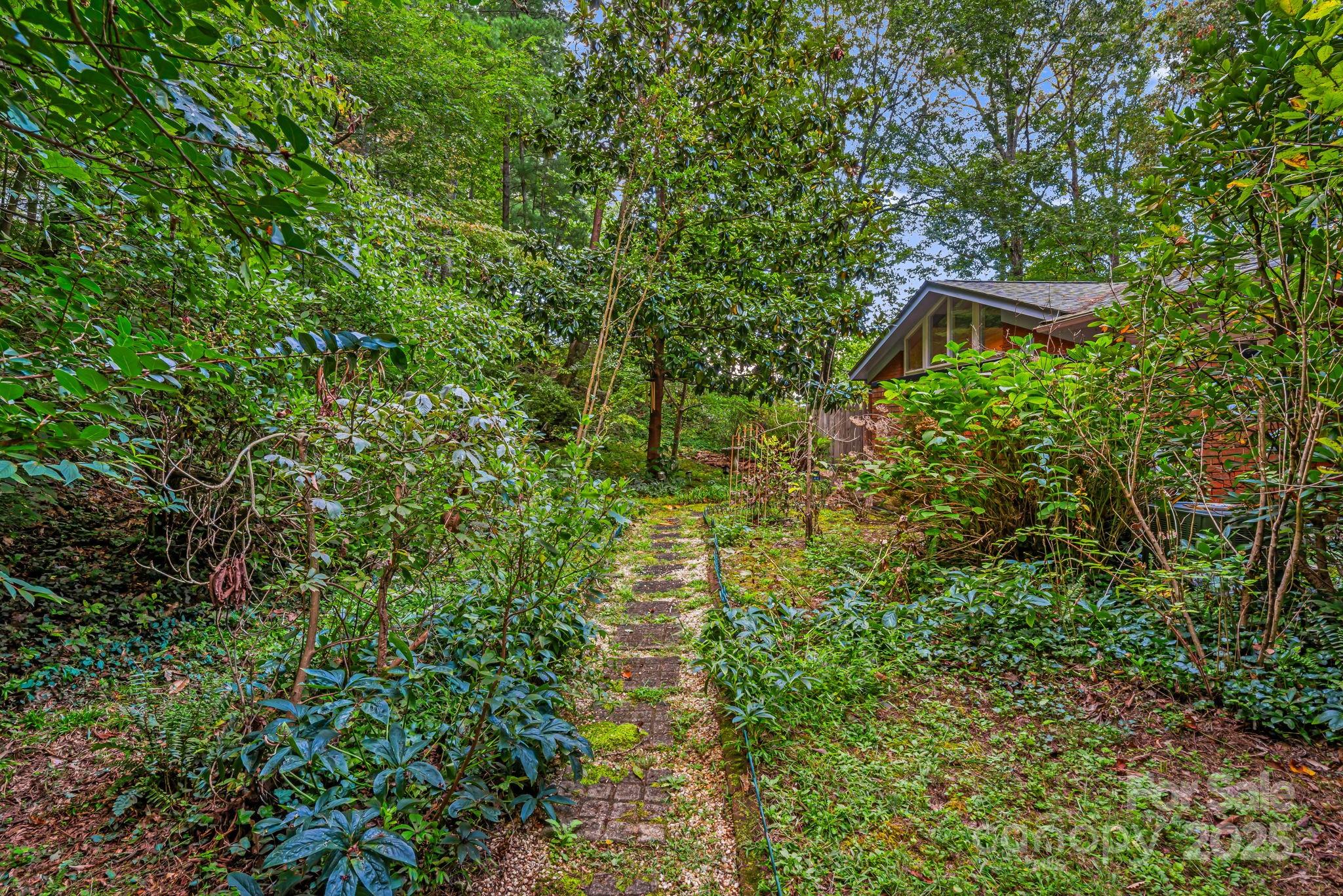 23 Rolling View Drive Asheville NC 28805