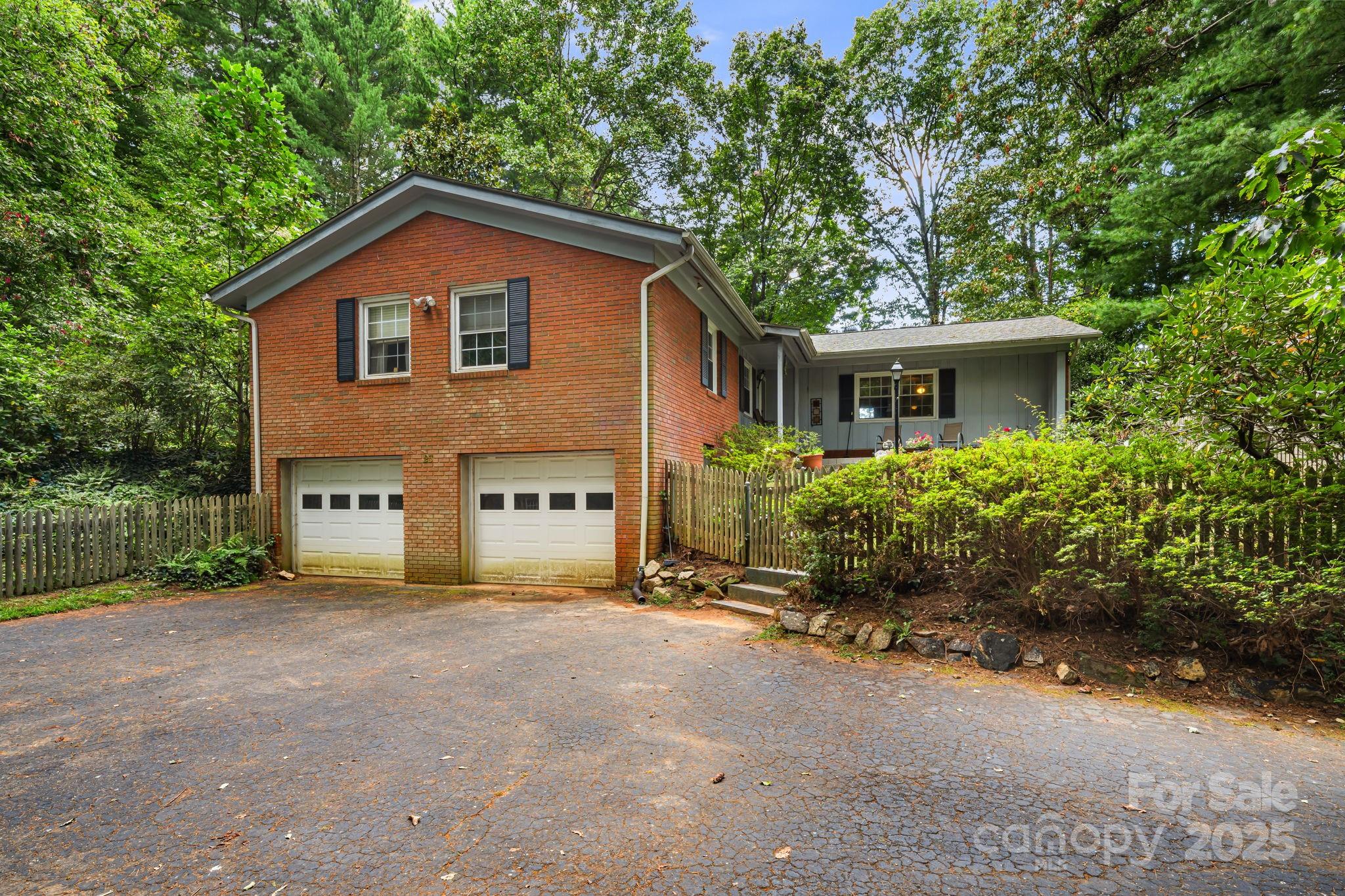 23 Rolling View Drive Asheville NC 28805