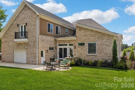 209 Holdsworth Drive Mount Holly NC 28120