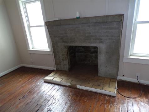 202 Honor Lane Hendersonville NC 28792