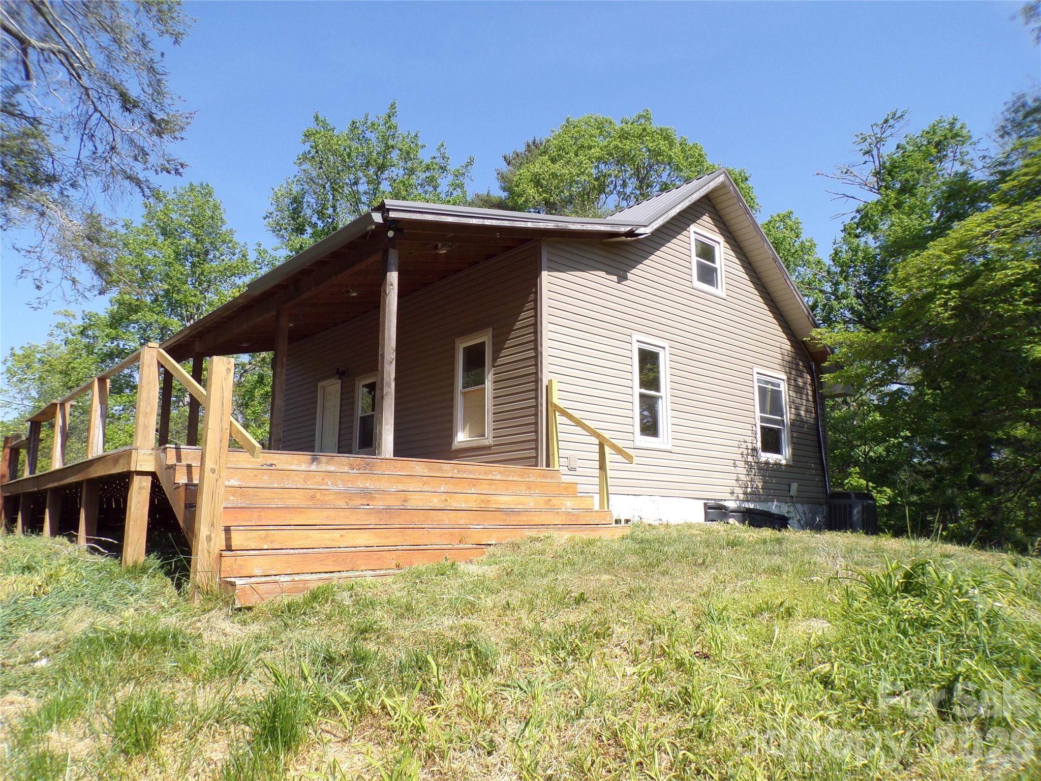 202 Honor Lane Hendersonville NC 28792