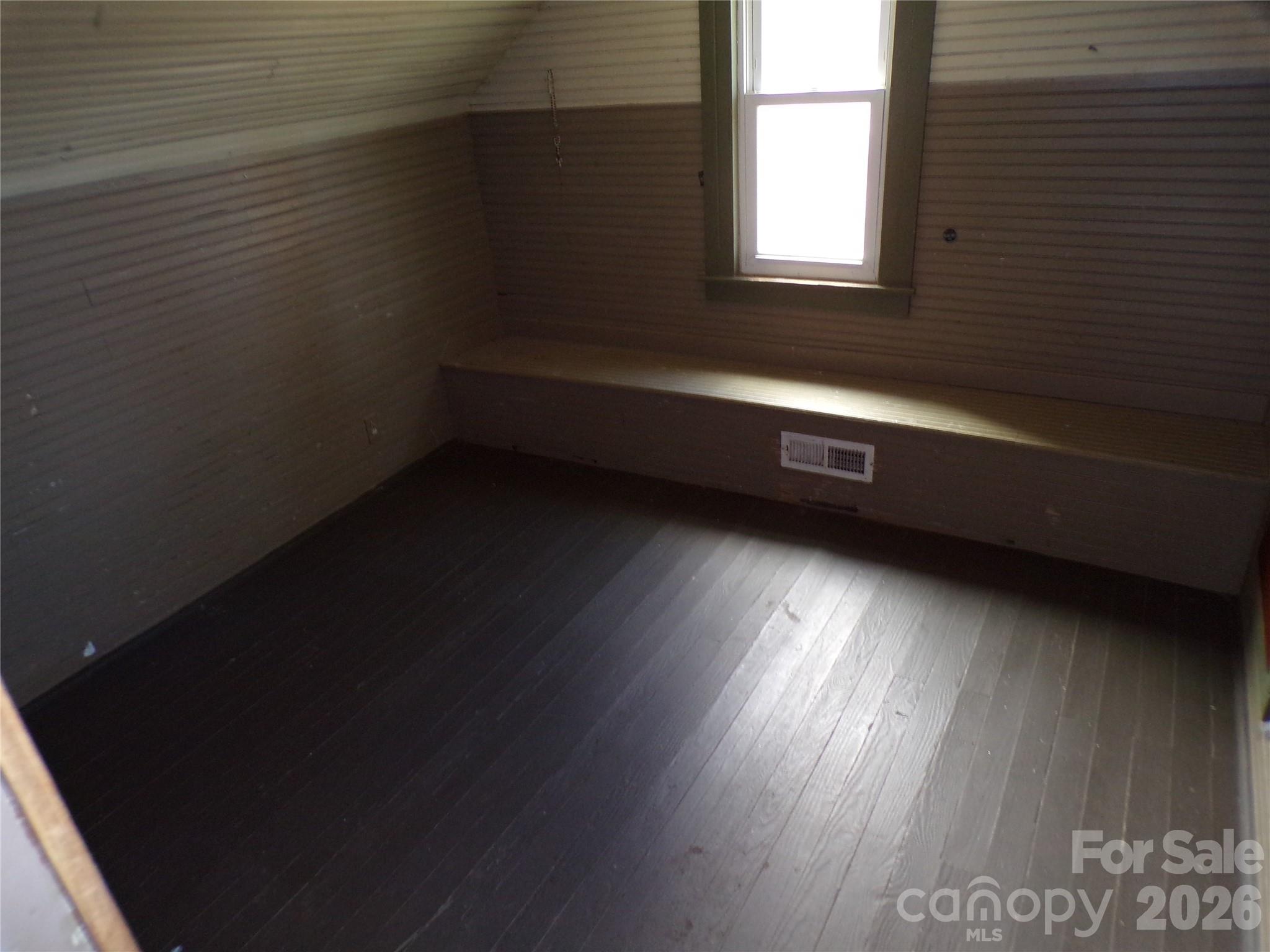 202 Honor Lane Hendersonville NC 28792