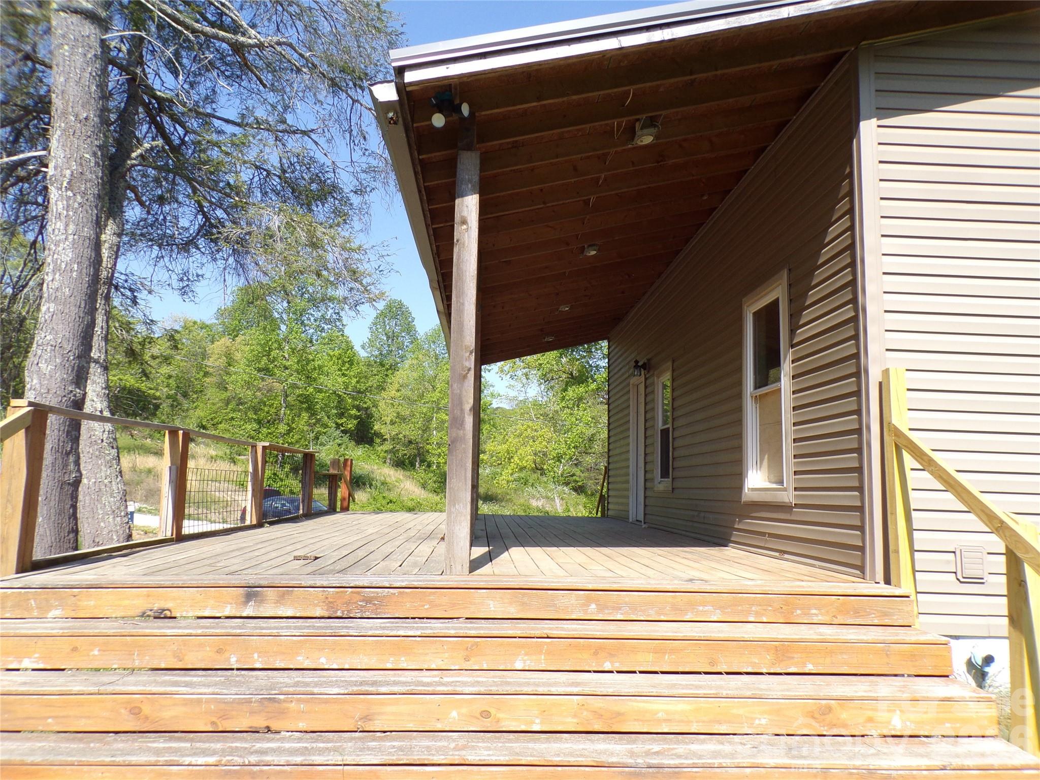 202 Honor Lane Hendersonville NC 28792