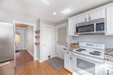110 Dillingham Circle Asheville NC 28805