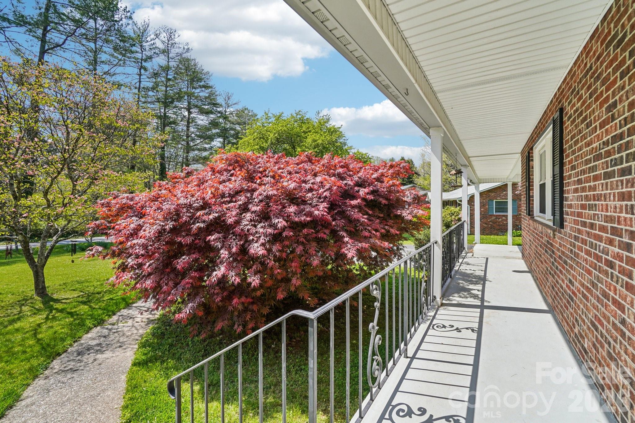 710 Heatherwood Drive Hendersonville NC 28792