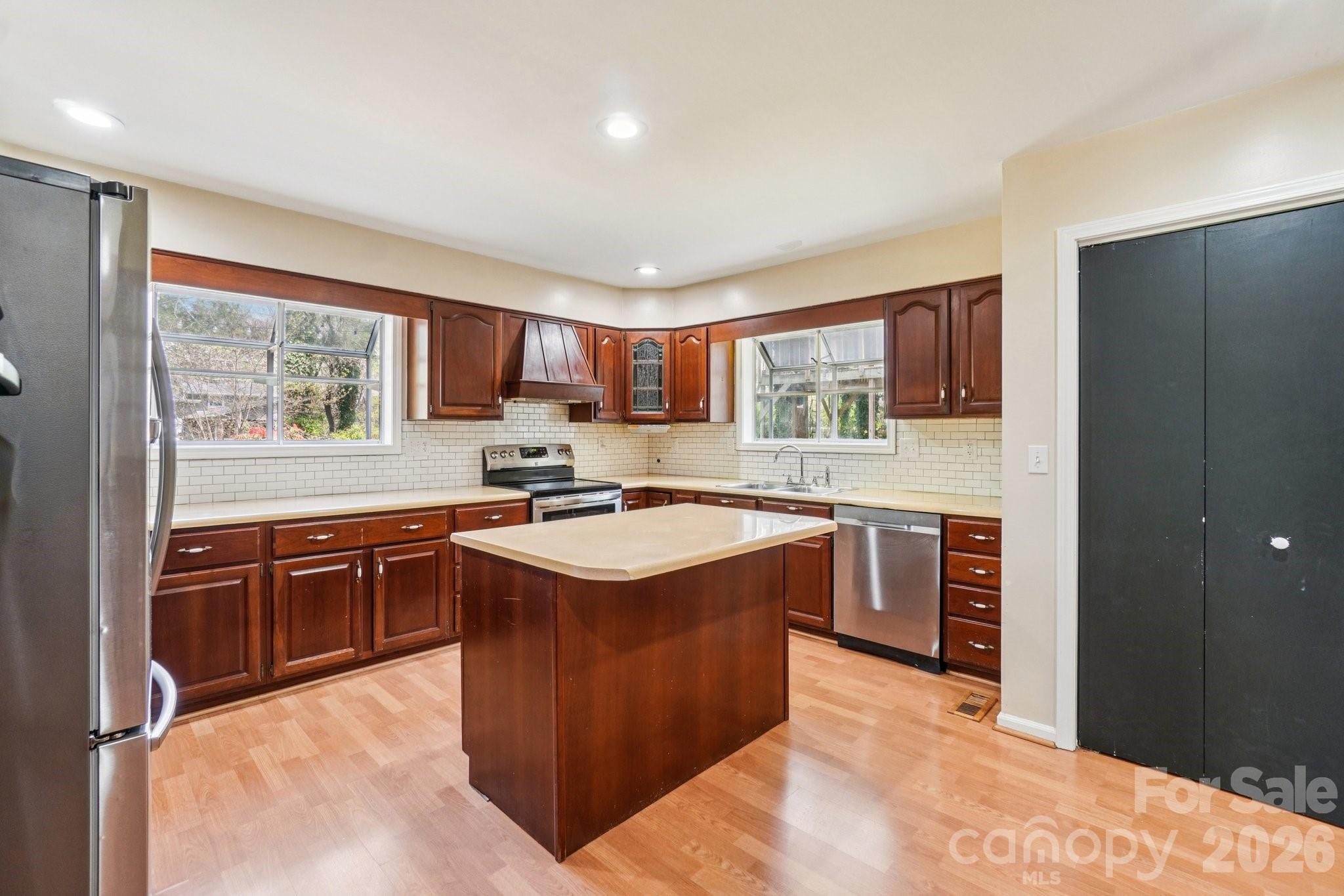 710 Heatherwood Drive Hendersonville NC 28792