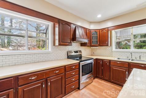 710 Heatherwood Drive Hendersonville NC 28792