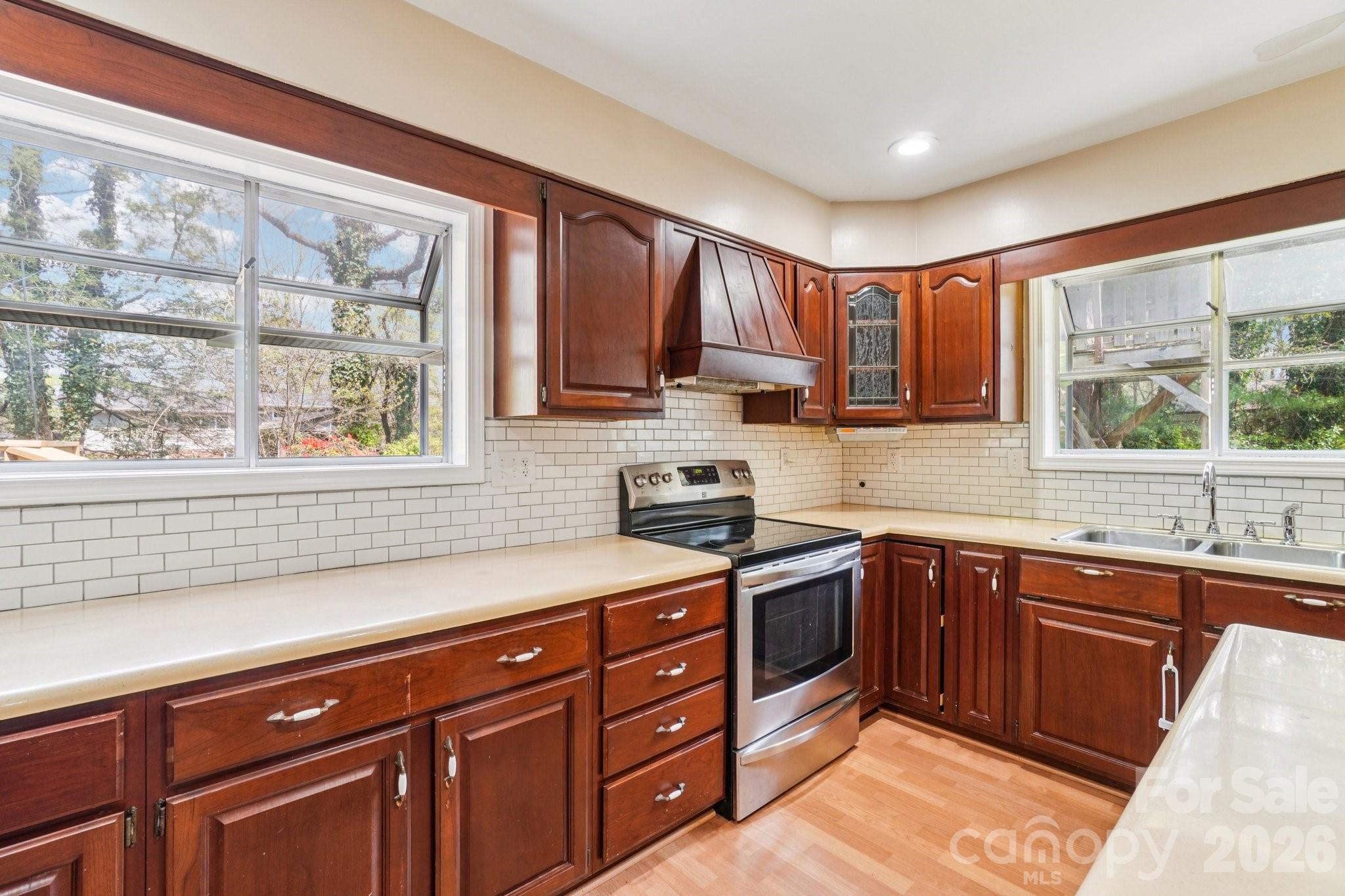 710 Heatherwood Drive Hendersonville NC 28792